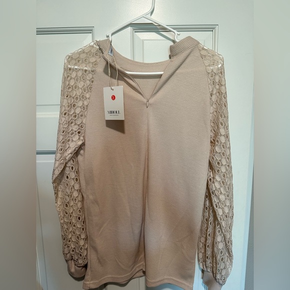 Amazon Brand Small Blush Color - Laced Long Sleeves - Picture 3 of 4